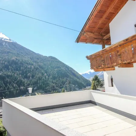 Hoelzl By Interhome Flirsch