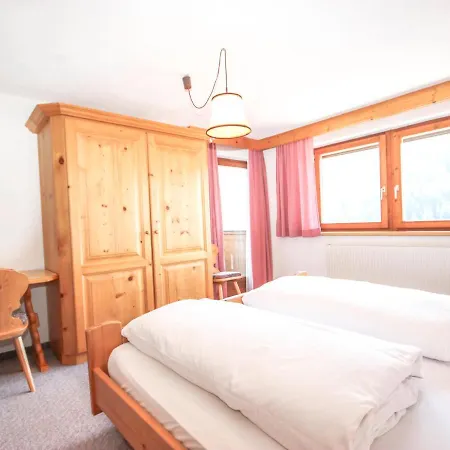 Hoelzl By Interhome * פלירש