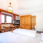 Hoelzl By Interhome *